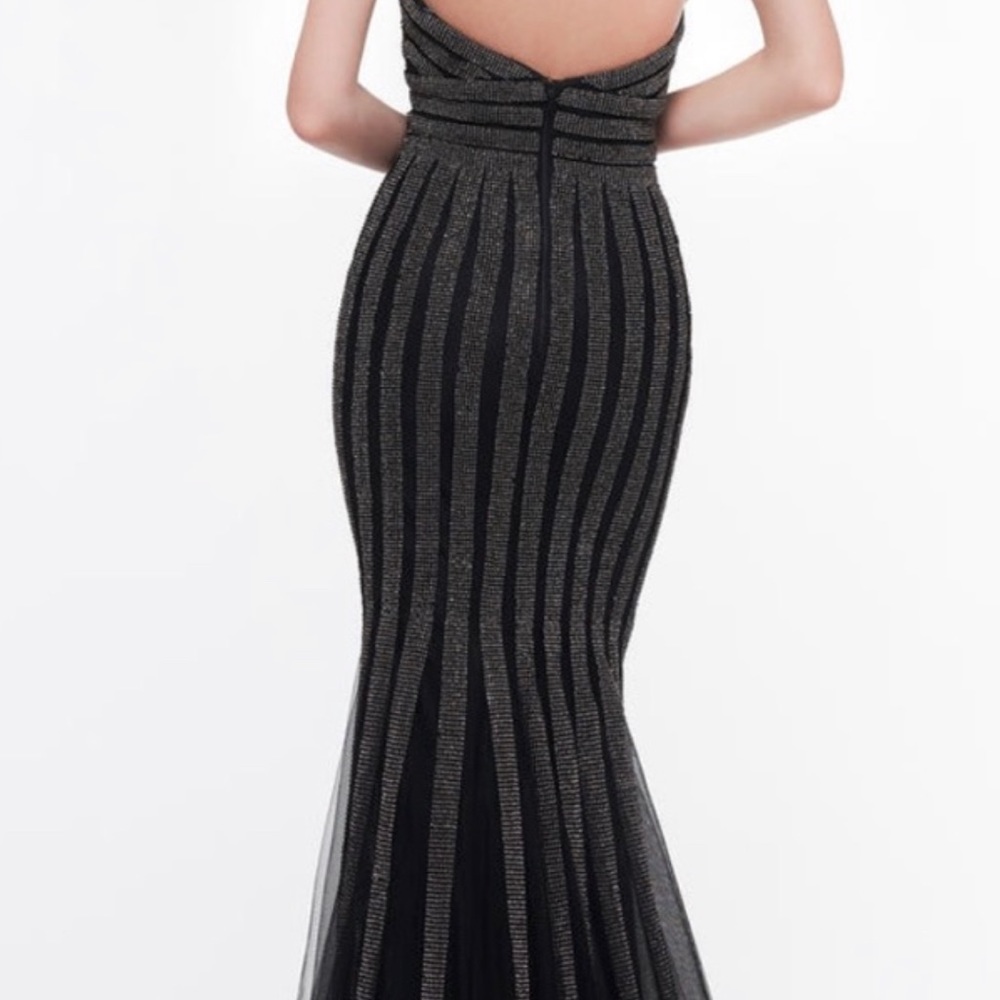 Evening gown - Picture 2 of 3